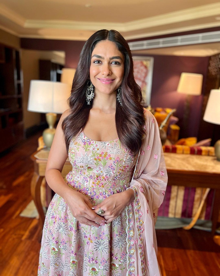 Mrunal Thakur