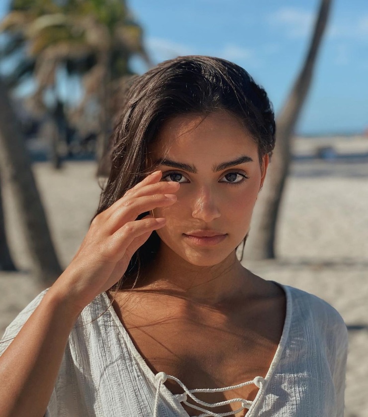 Claire Burgos