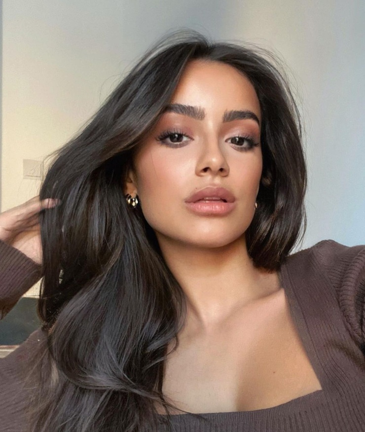 Claire Burgos Claire Burgos