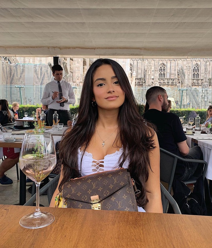 Claire Burgos
