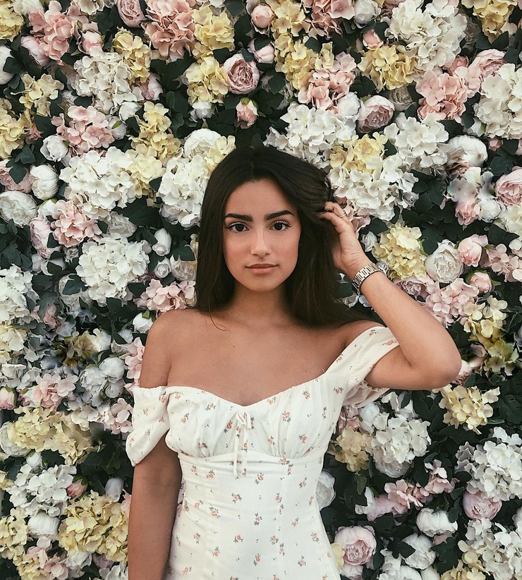 Claire Burgos Claire Burgos