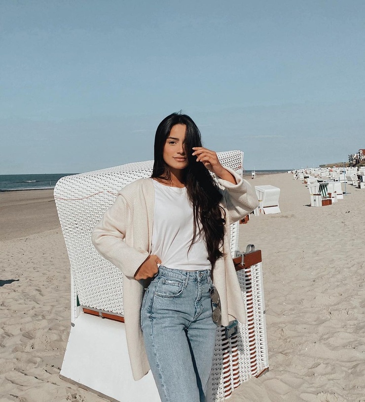 Claire Burgos