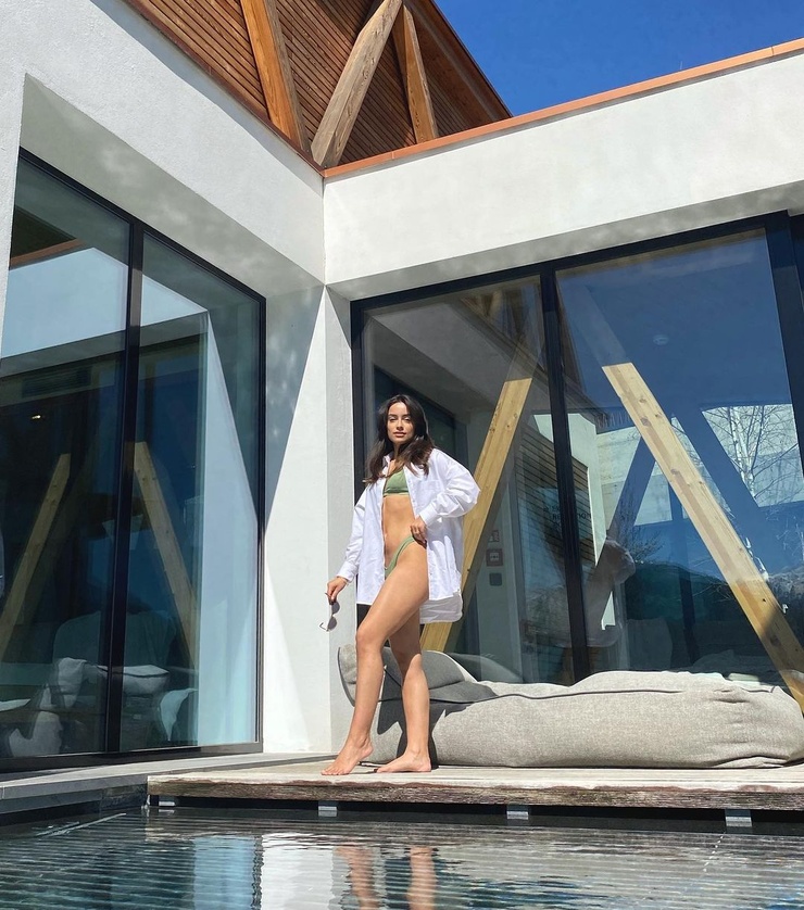 Claire Burgos