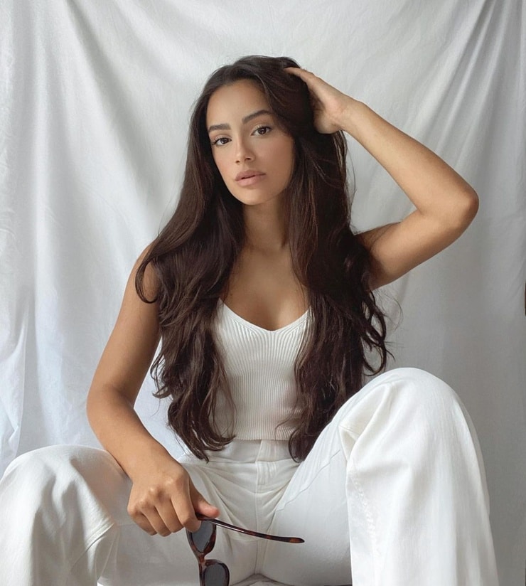 Claire Burgos