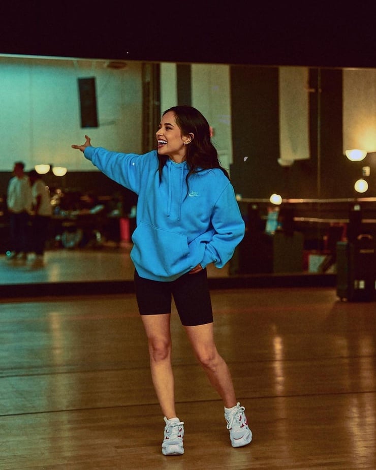 Becky G.