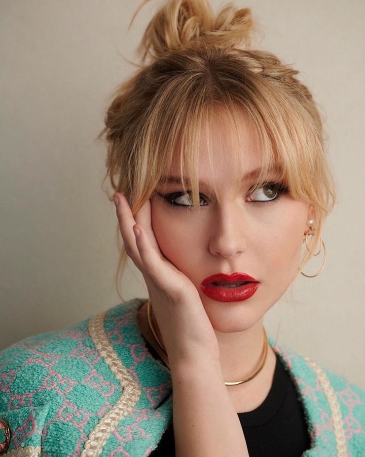 Alyvia Alyn Lind