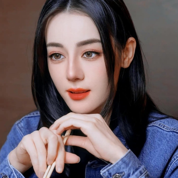 Picture of Dilraba Dilmurat