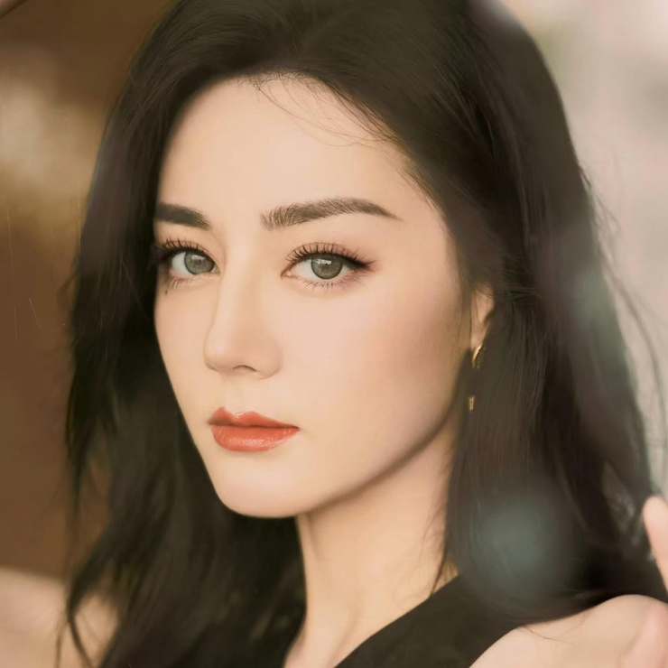 Picture of Dilraba Dilmurat