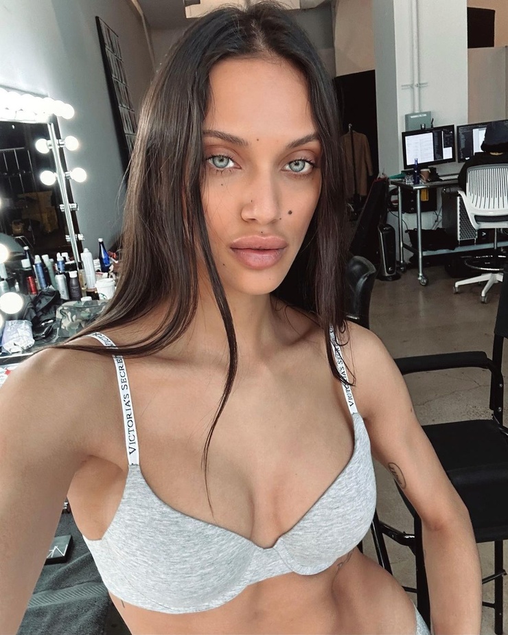 Dalianah Arekion Dalianah Arekion