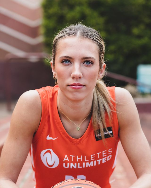 Lexie Hull