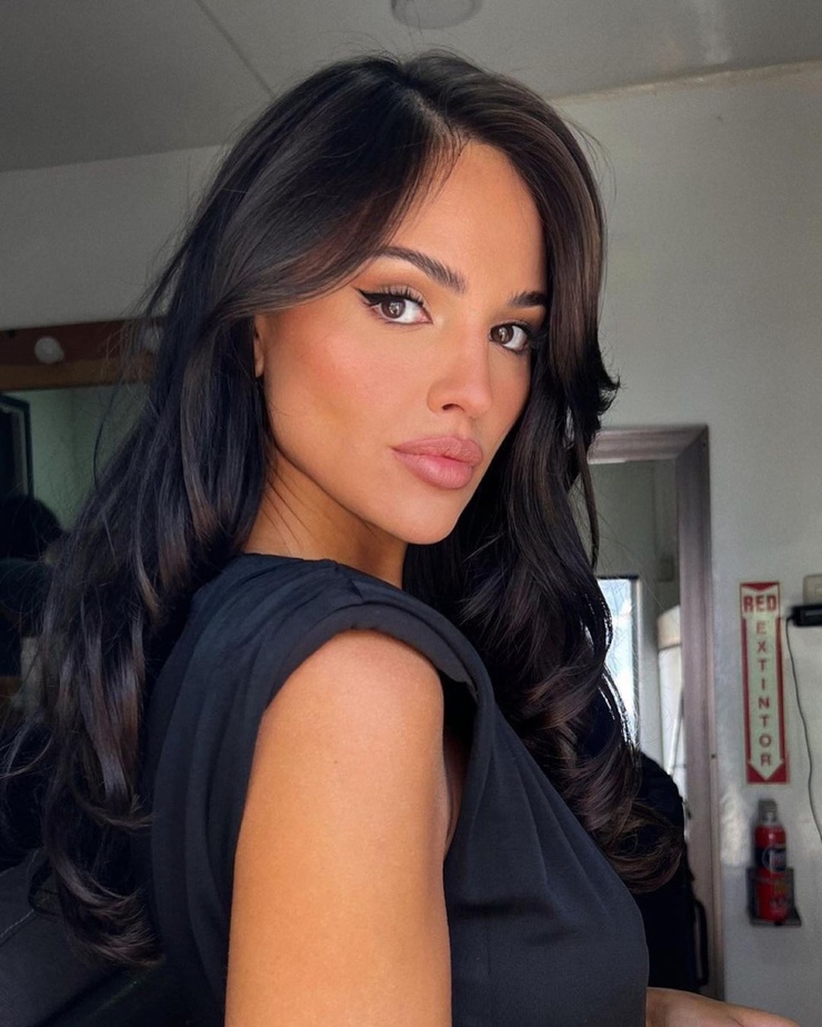 Eiza Gonzalez Eiza Gonzalez