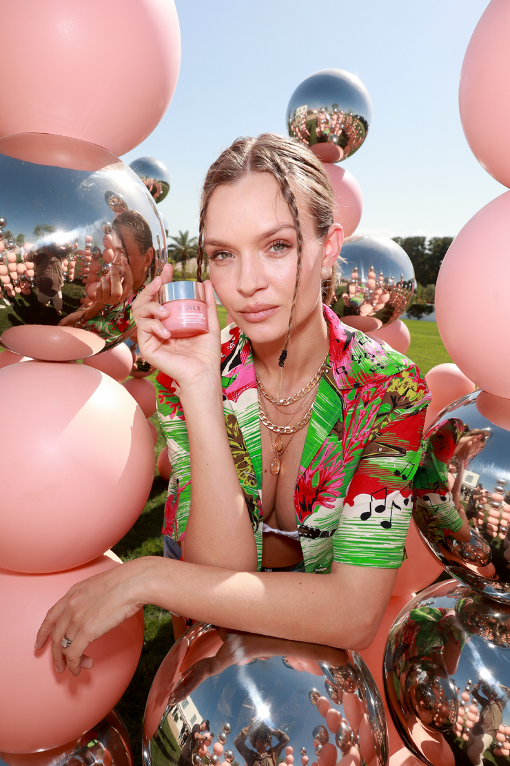 Picture of Josephine Skriver