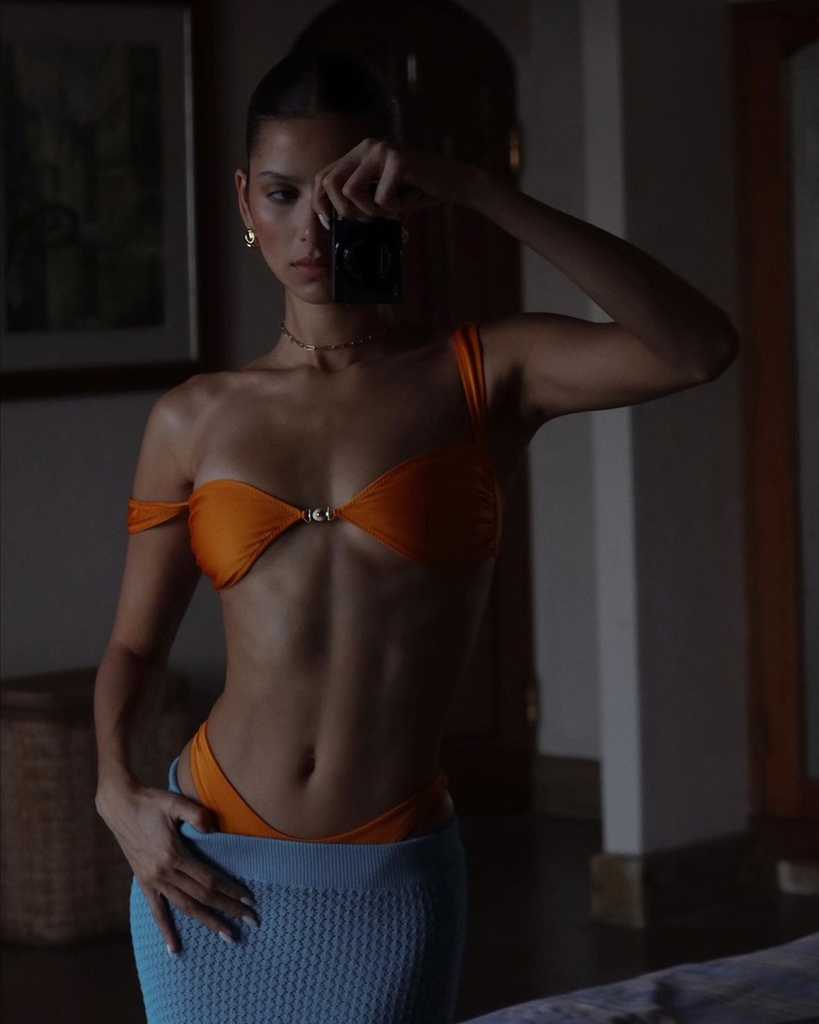 Bruna Lirio Bruna Lirio