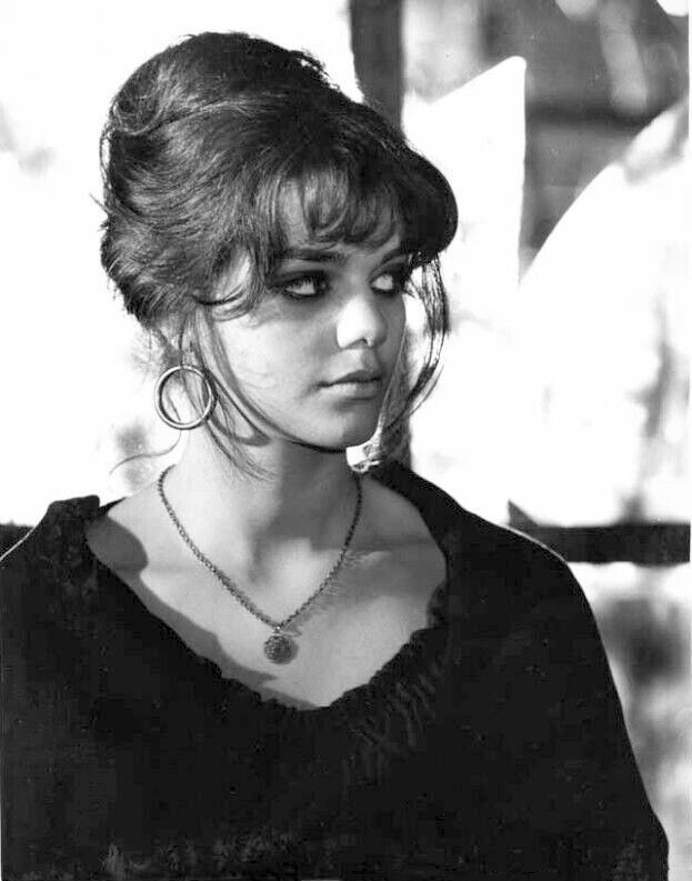 Tina Aumont Tina Aumont