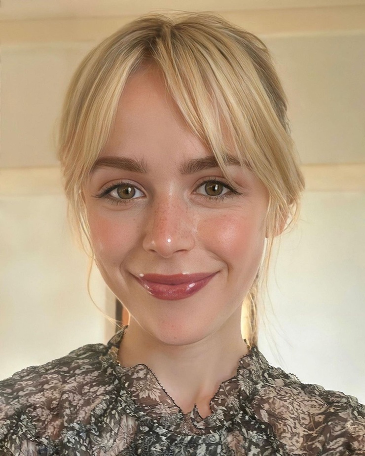 Kiernan Shipka Kiernan Shipka