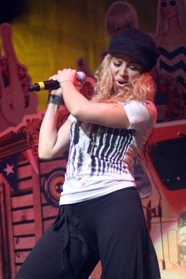 Shakira Shakira