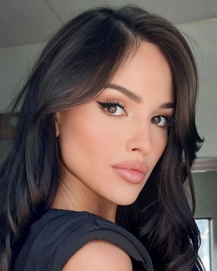 Eiza Gonzalez Eiza Gonzalez