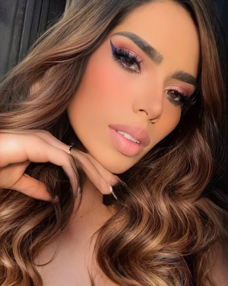 Jasia Flores