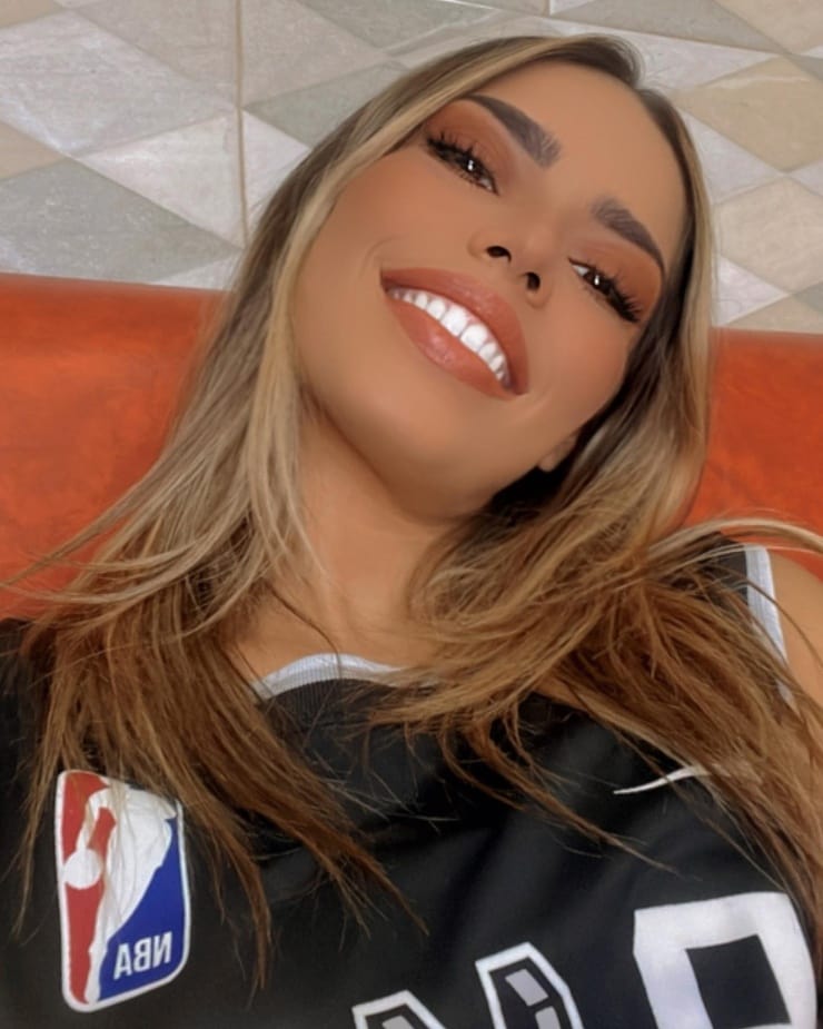 Jasia Flores