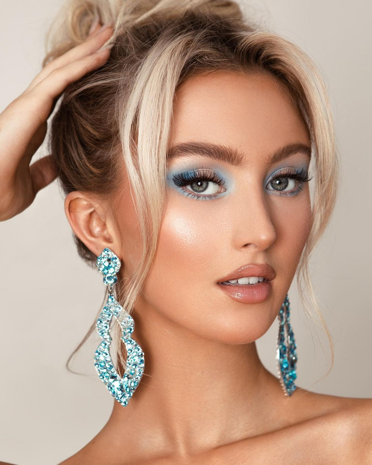Scarlett Barnett