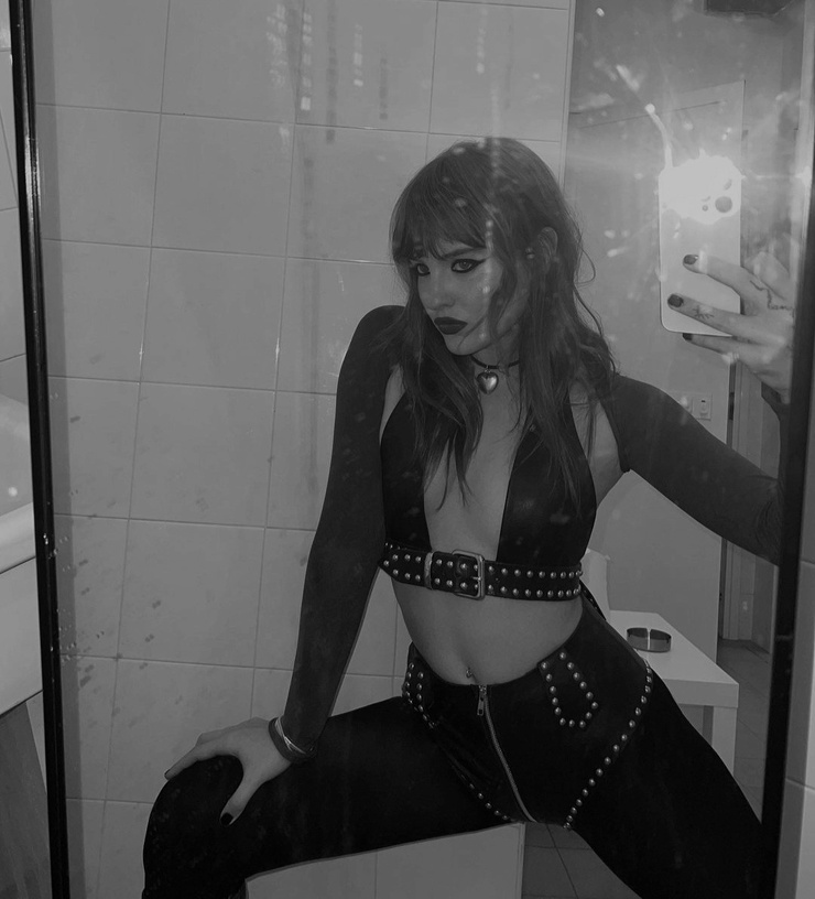 Victoria De Angelis