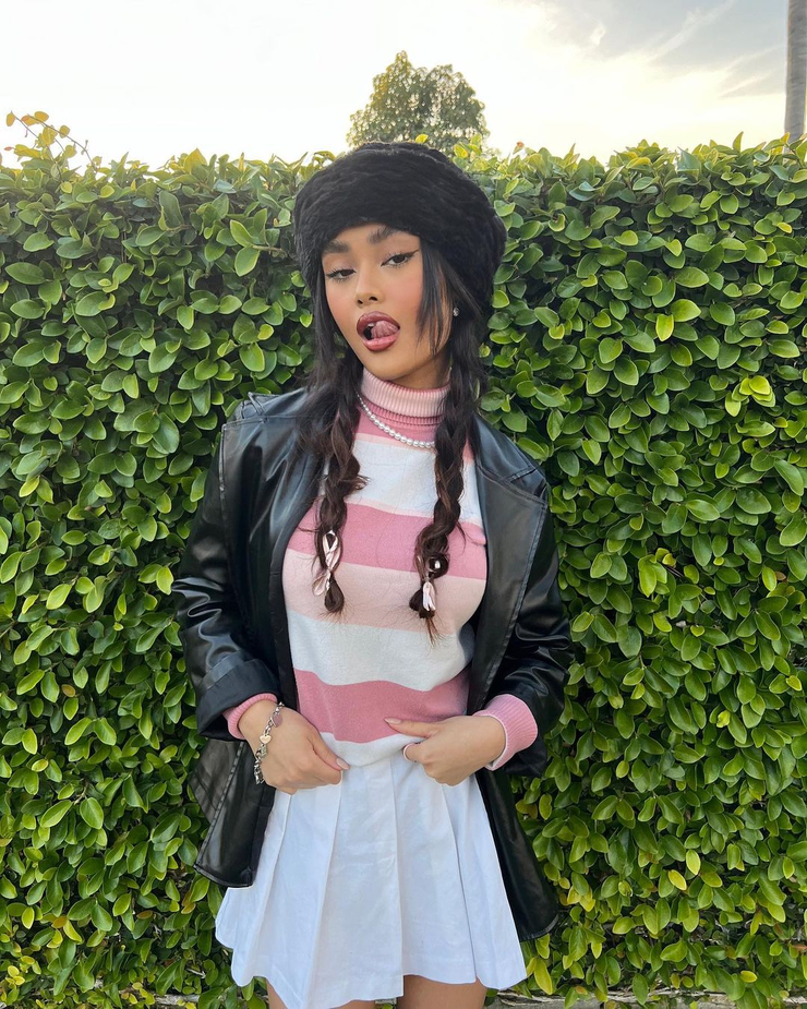 Ariana Tan