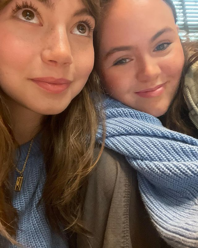 Lauren Lindsey Donzis