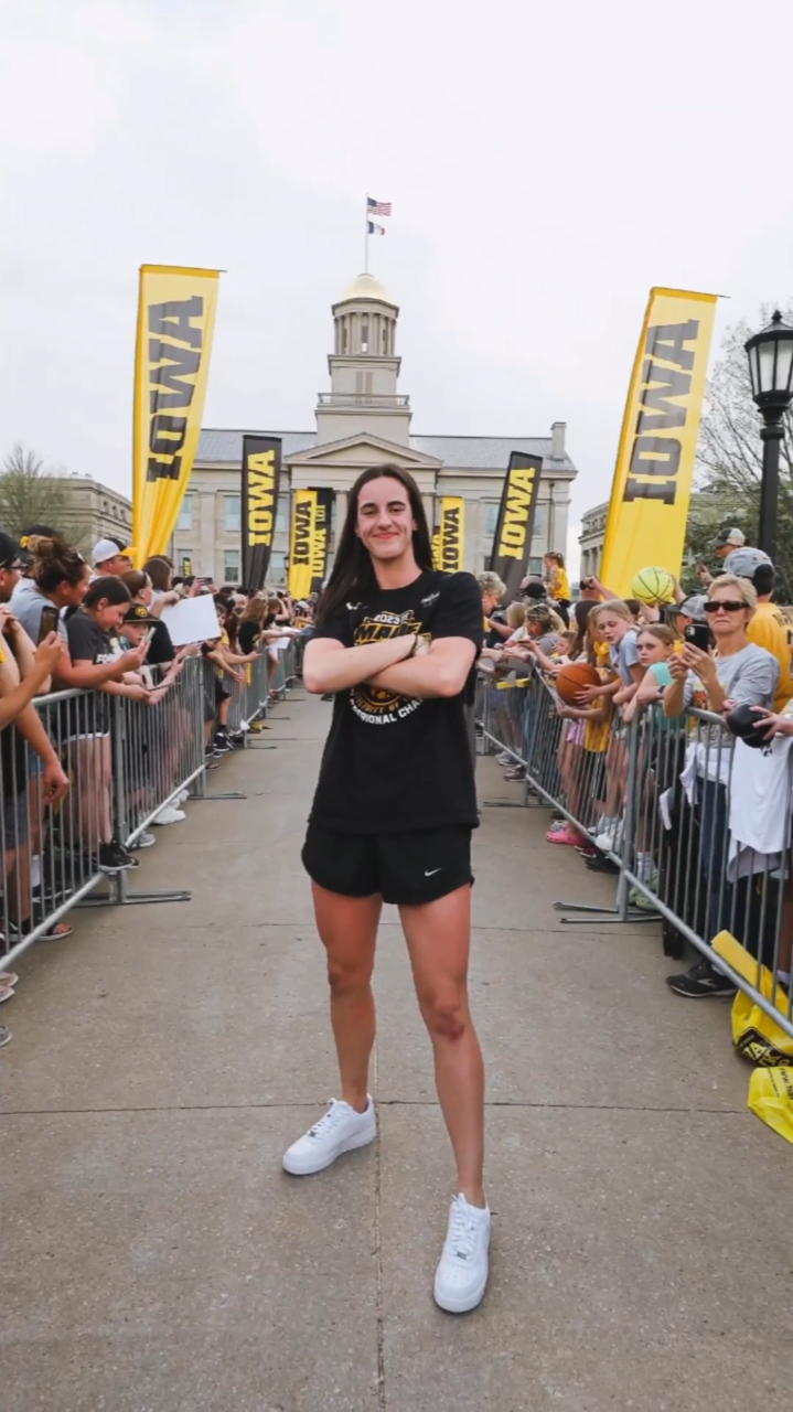 Caitlin Clark (ii)