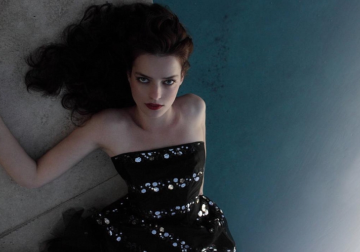 Roxane Mesquida Roxane Mesquida