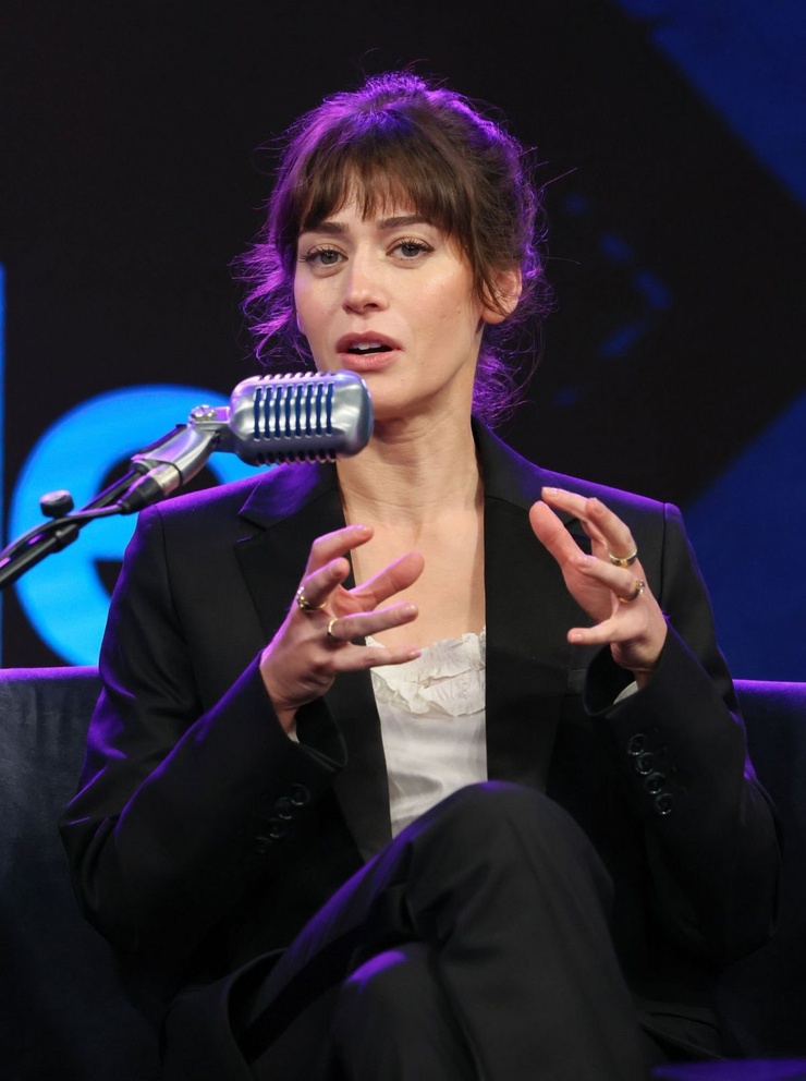 Lizzy Caplan Lizzy Caplan