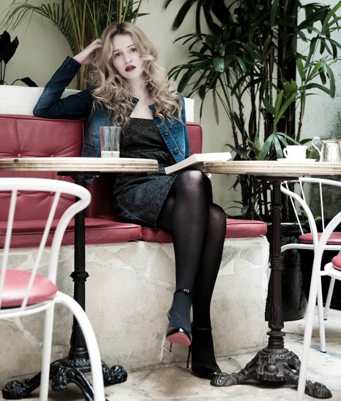 Christa Theret