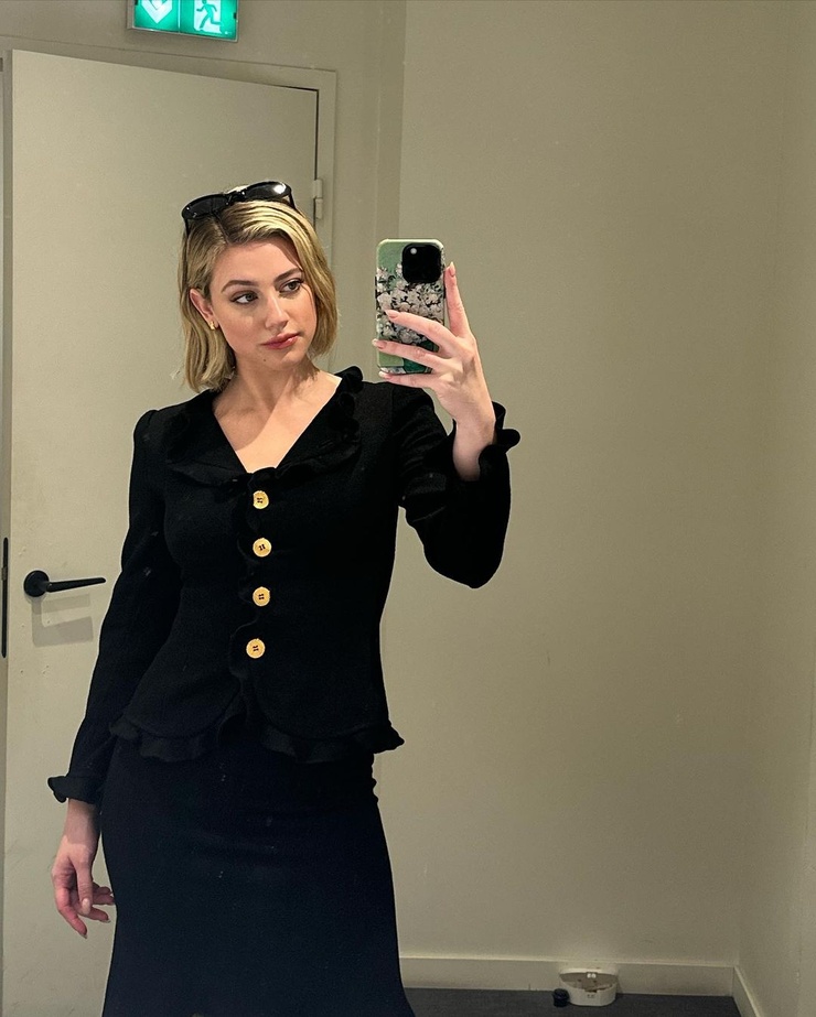 Lili Reinhart