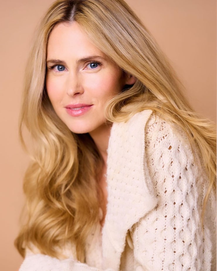 Picture of Anna Hutchison