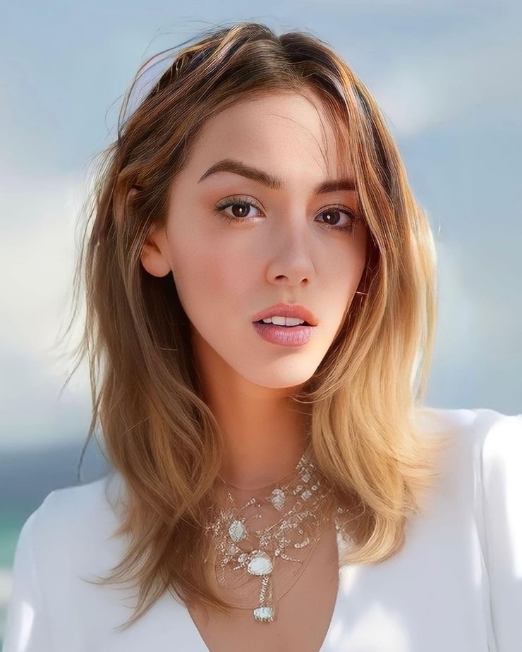 Chloe Bennet