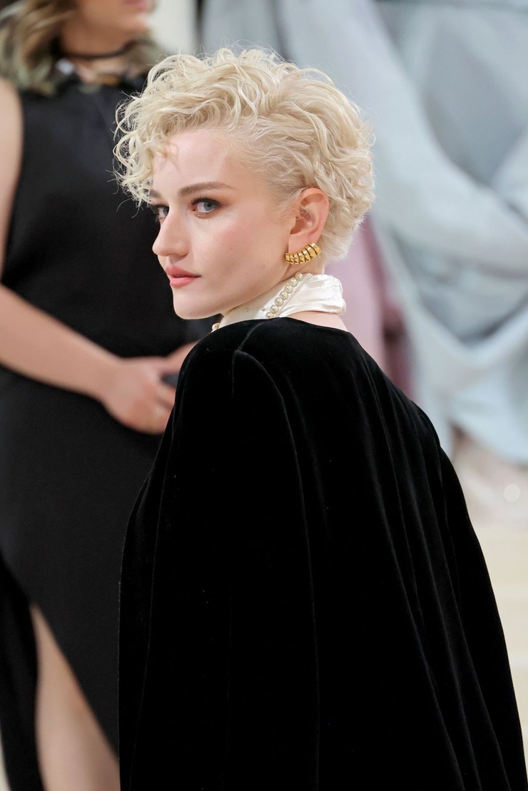 Julia Garner