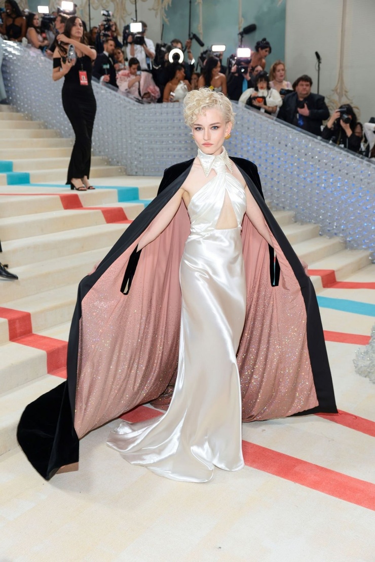 Julia Garner Julia Garner