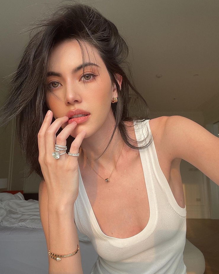 Davika Hoorne Davika Hoorne