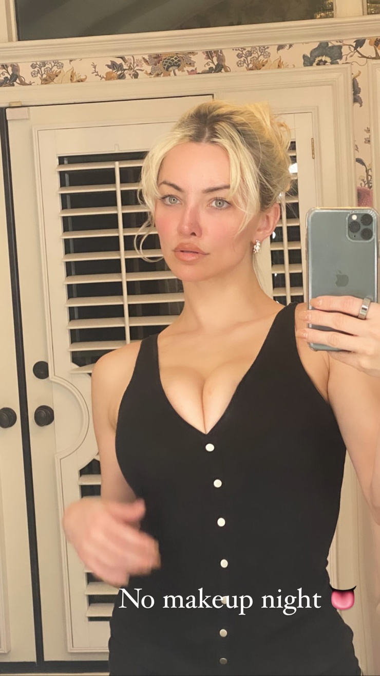 Lindsey Pelas