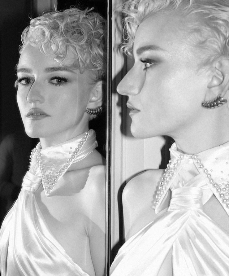 Julia Garner Julia Garner