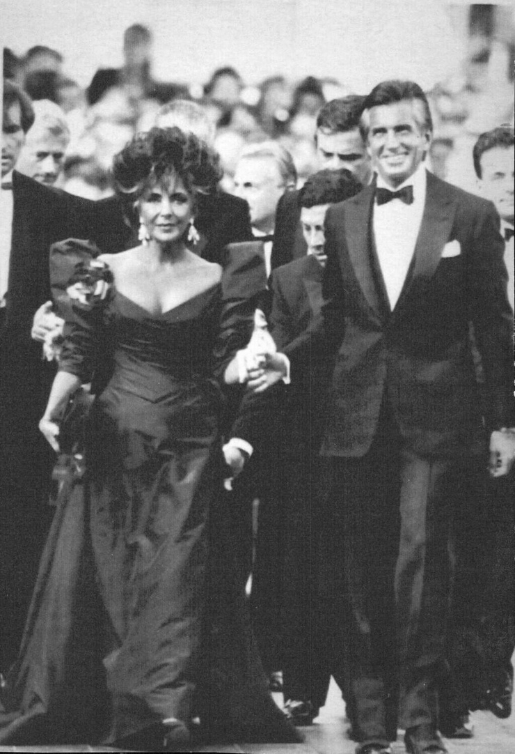 Elizabeth Taylor Elizabeth Taylor