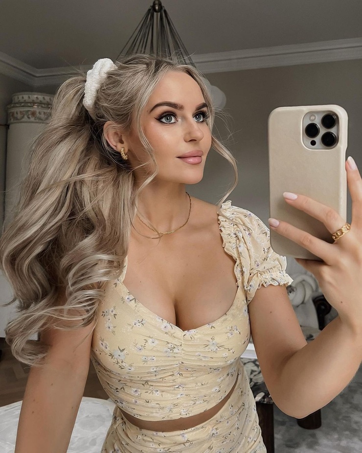 ANNA NYSTRÖM ANNA NYSTRÖM