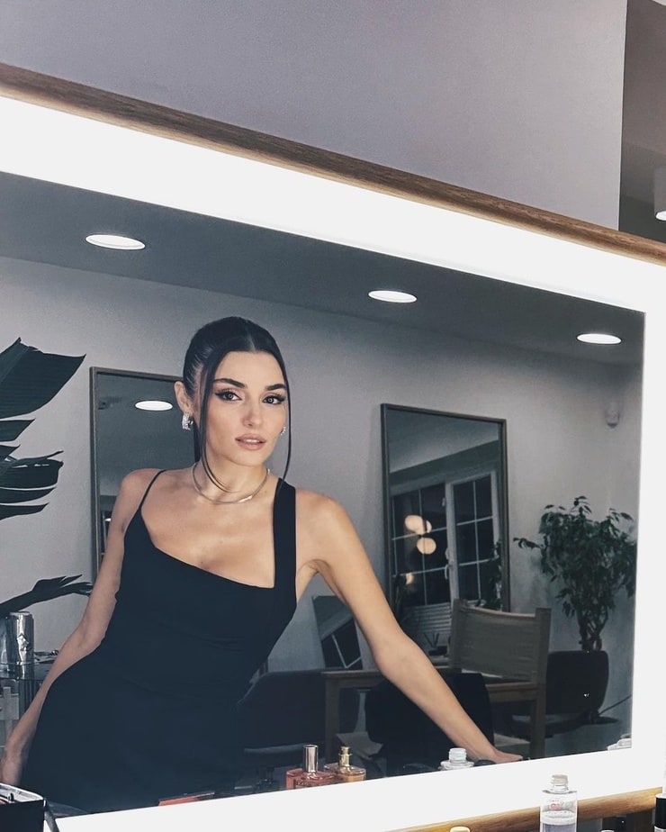 Hande Erçel