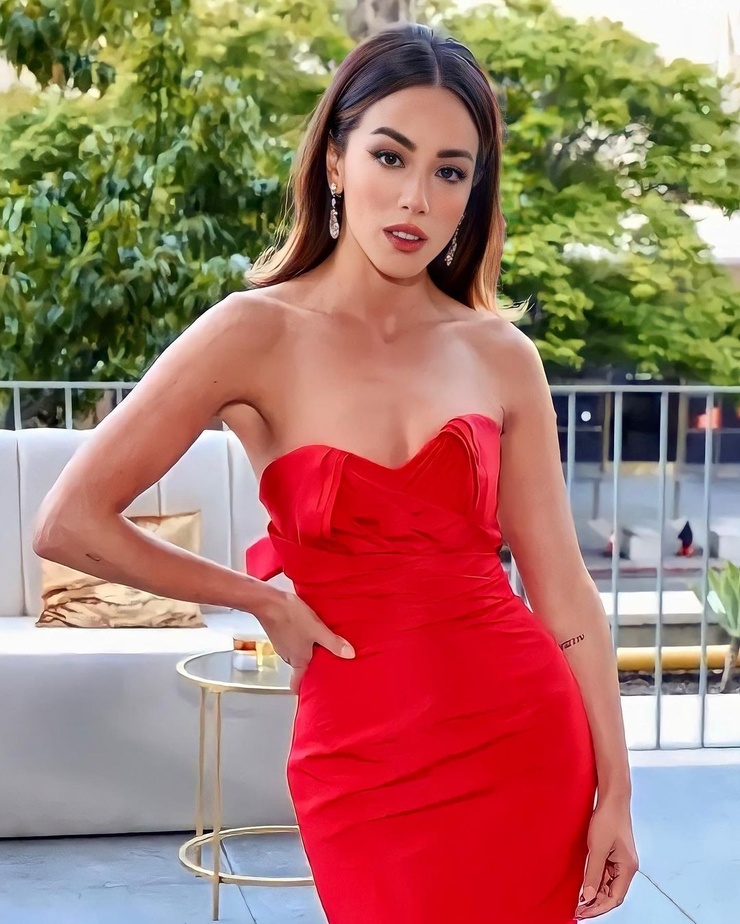 Chloe Bennet Chloe Bennet