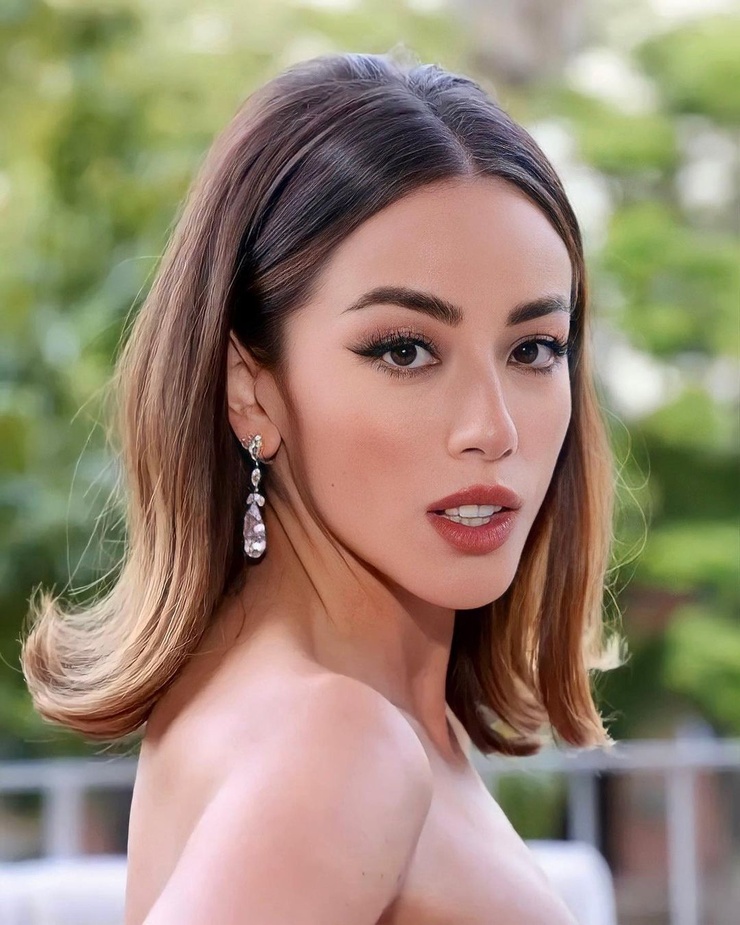 Chloe Bennet