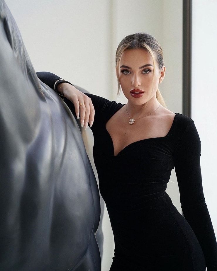 Izabela Ion Izabela Ion