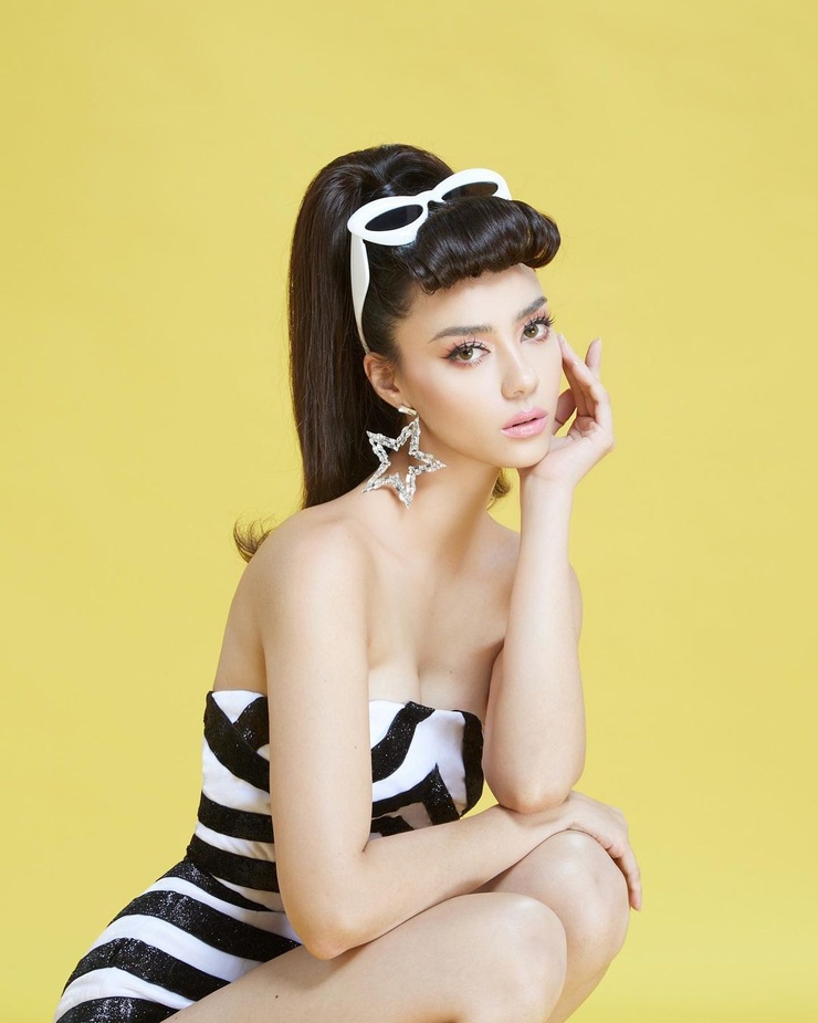 Amanda Obdam Amanda Obdam