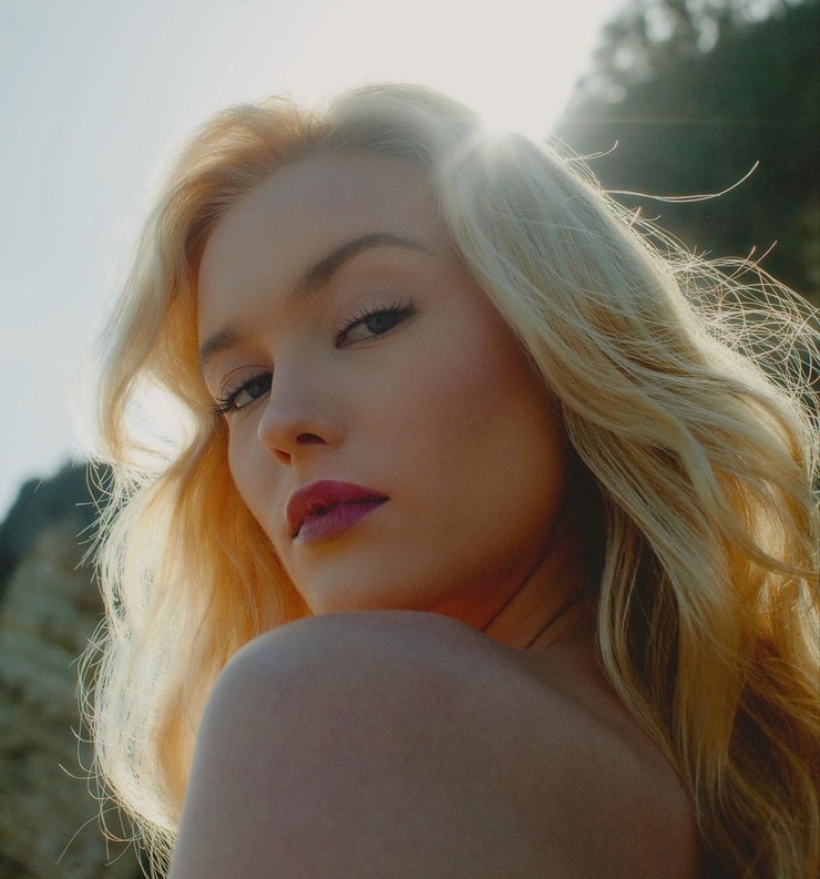 Chloe Rose Robertson