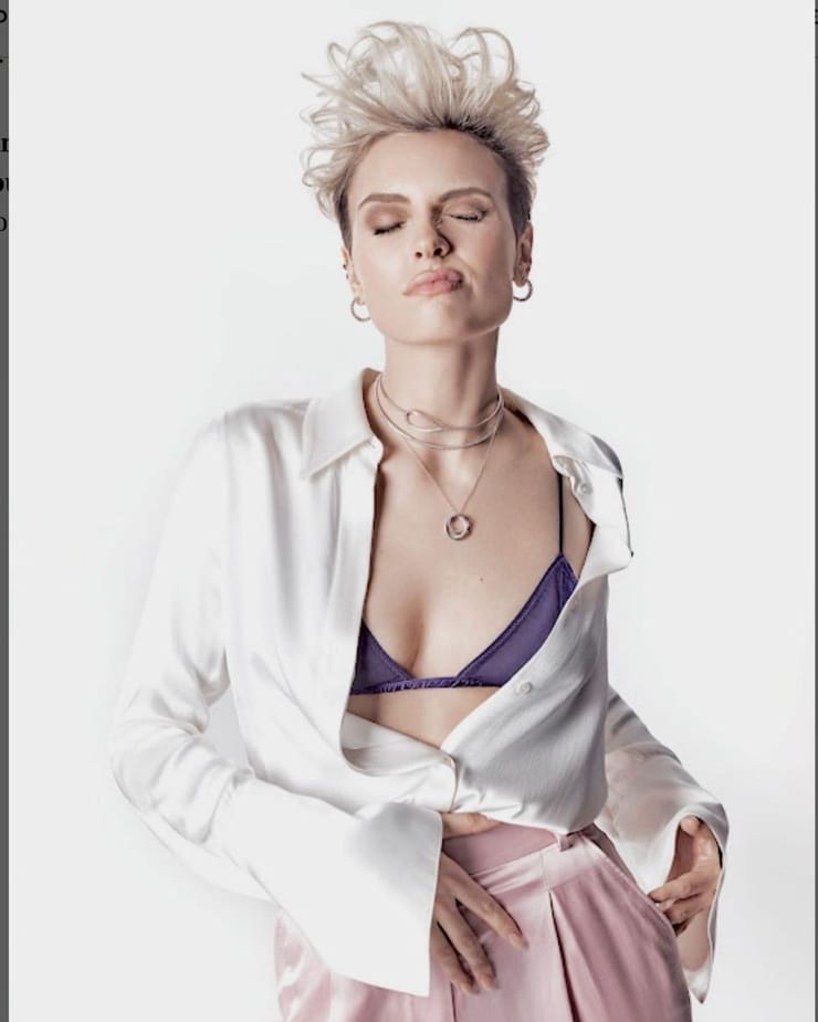 Wallis Day Wallis Day