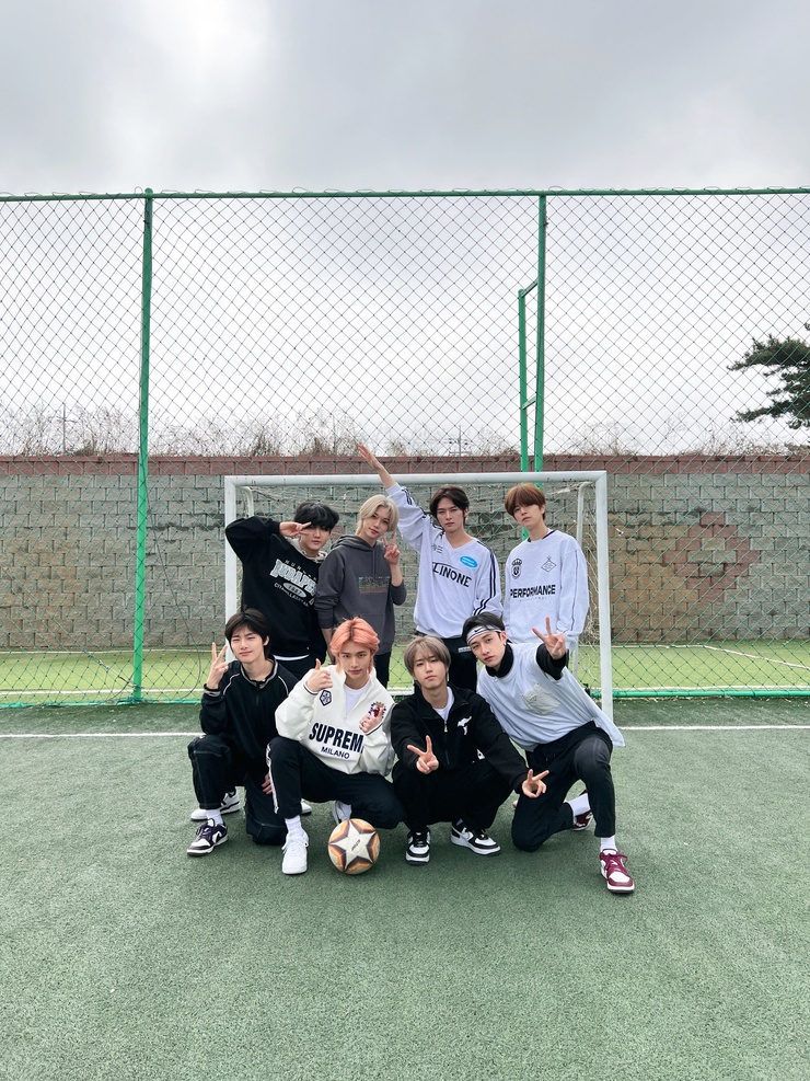Stray Kids