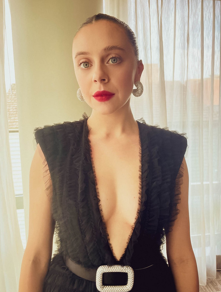 Bel Powley Bel Powley